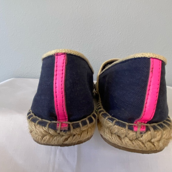 Lilly Pulitzer Lia Espadrilles in true Navy with gold sea horse  size 7 - Picture 5 of 13
